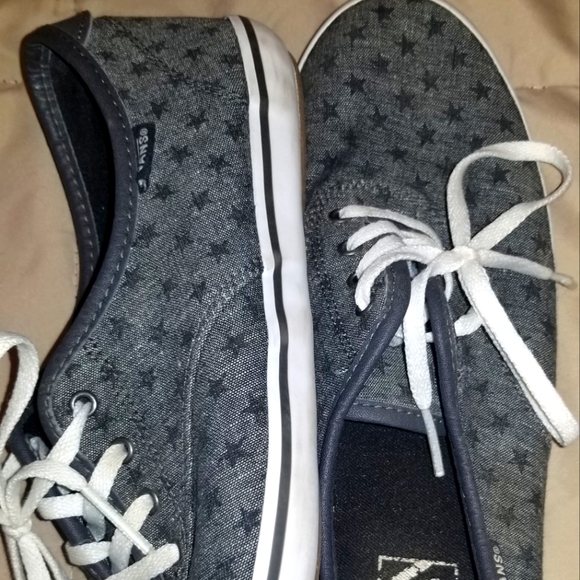 Vans - Picture 4 of 4